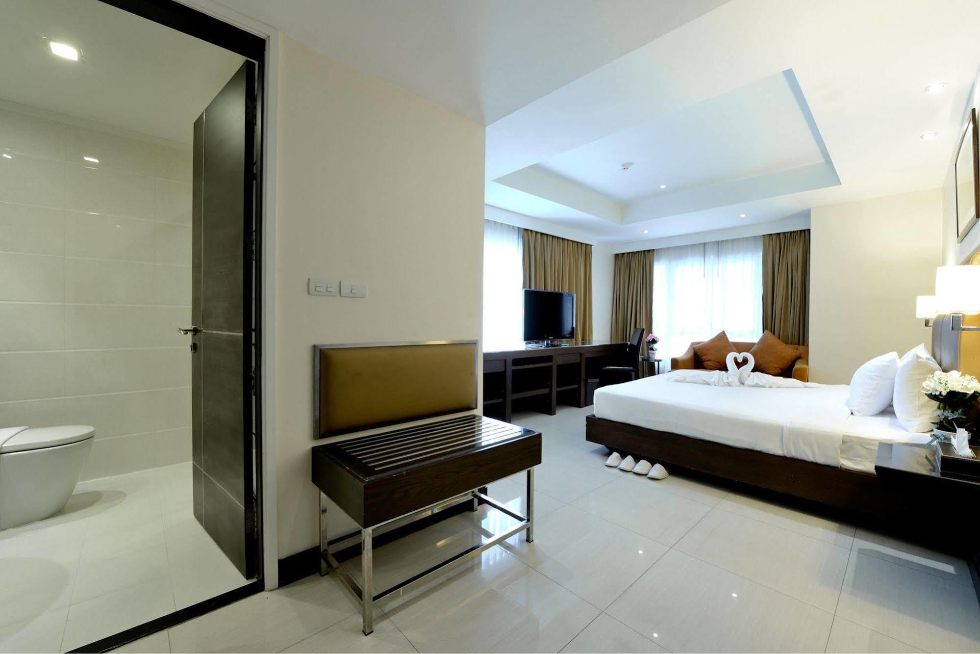 Hotel The Prestige Nana Bangkok Exterior foto