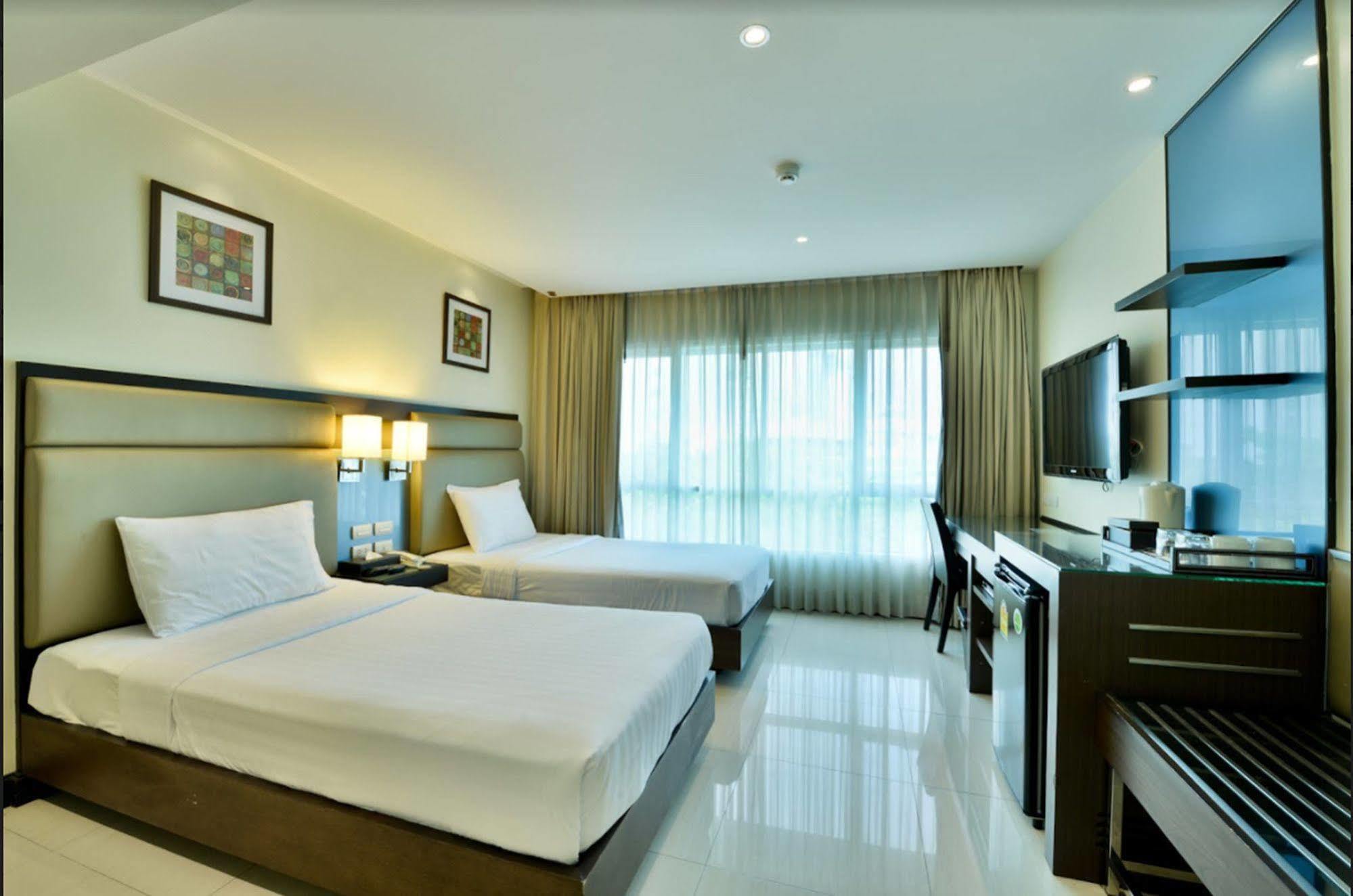 Hotel The Prestige Nana Bangkok Exterior foto